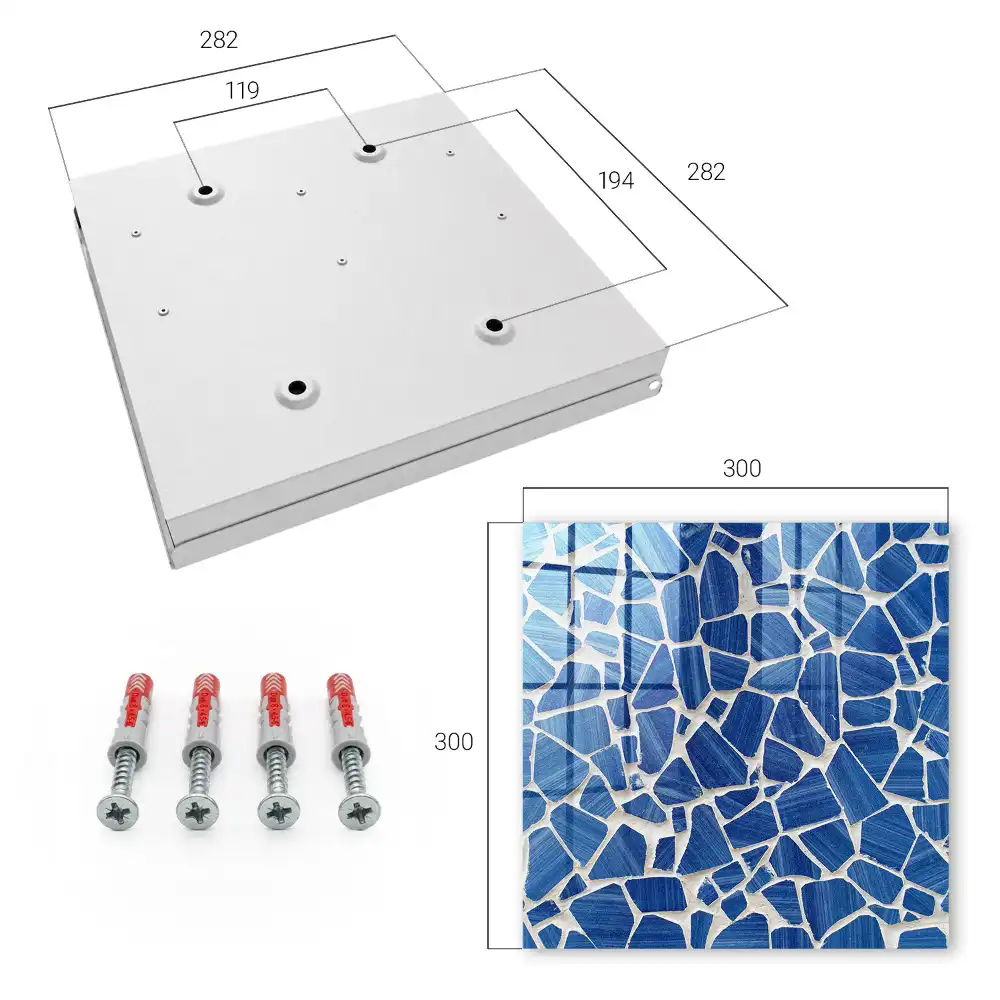 Boîte à clés mosaïque bleue contrastant avec le fond clair