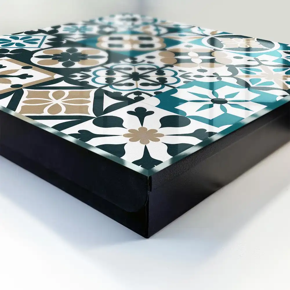 Boîte à clés motifs symétriques de style marocain dans les tons turquoise et beige