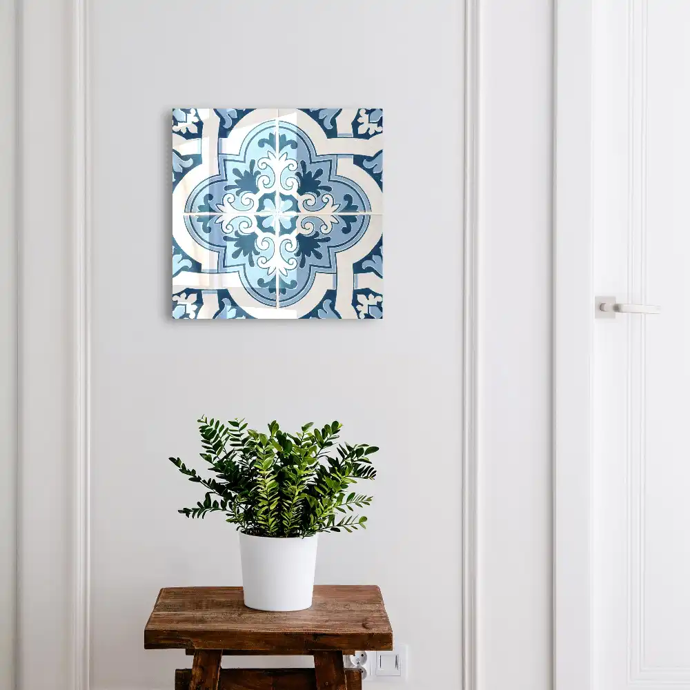 Armoire à clés motifs symétriques dans les tons de bleu
