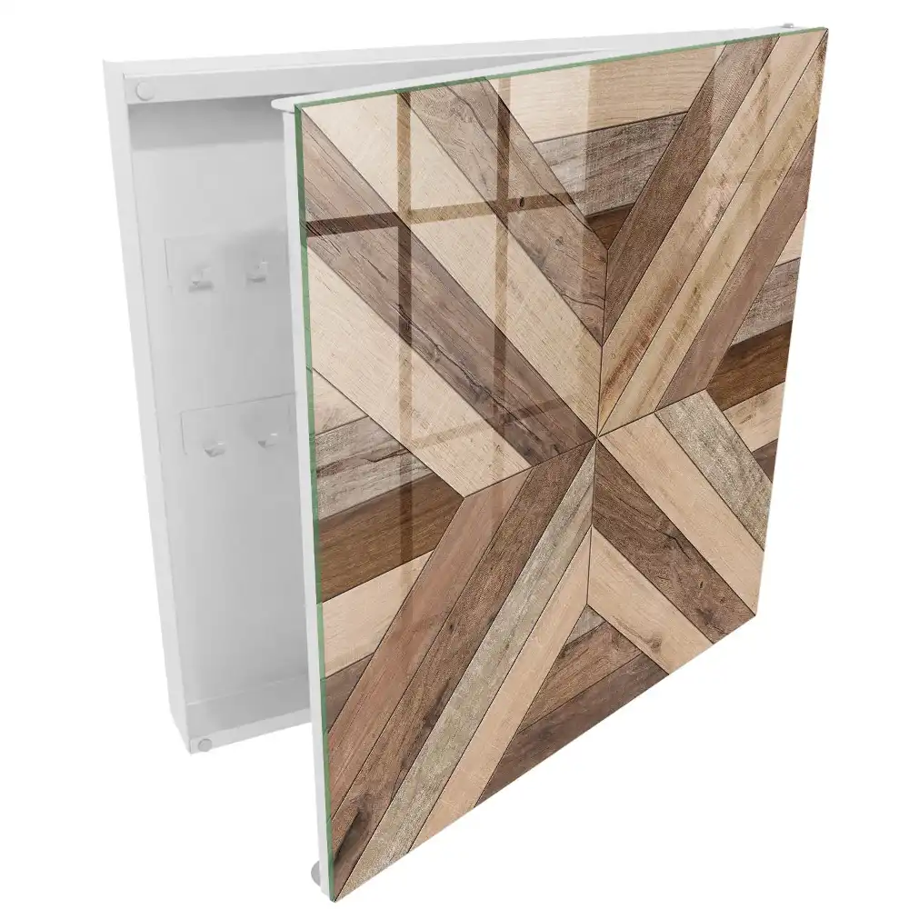 Armoire à clés panneaux géométriques en bois dans la nature