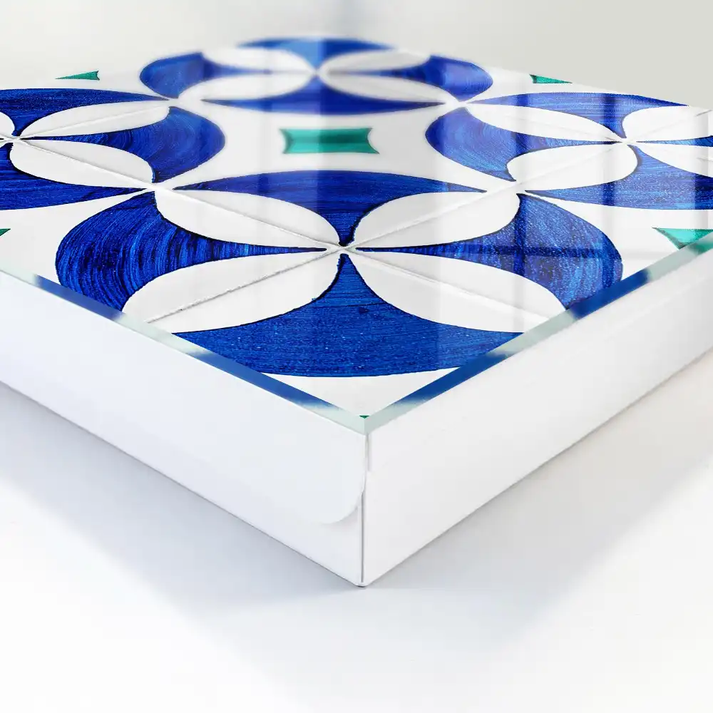 Armoire à clés motifs géométriques dans les tons bleu-vert