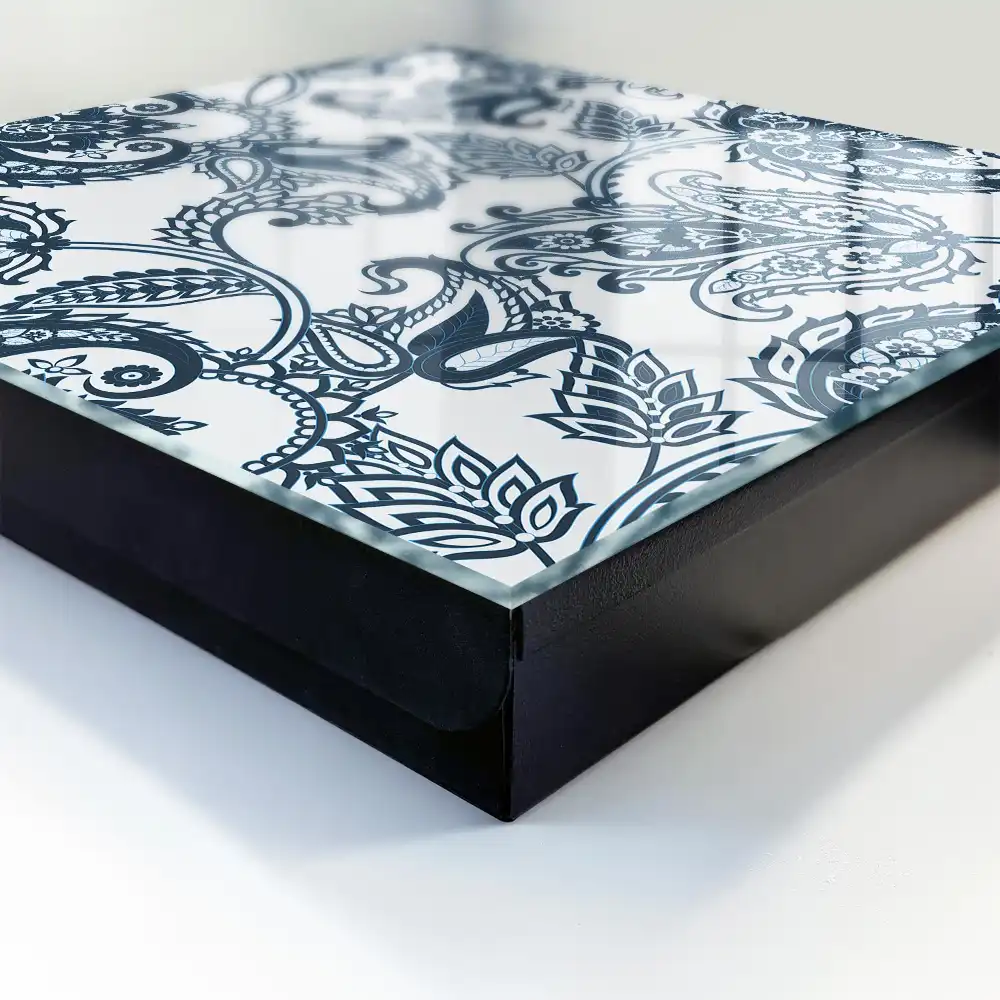Armoire à clés motifs végétaux élégants et composition raffinée