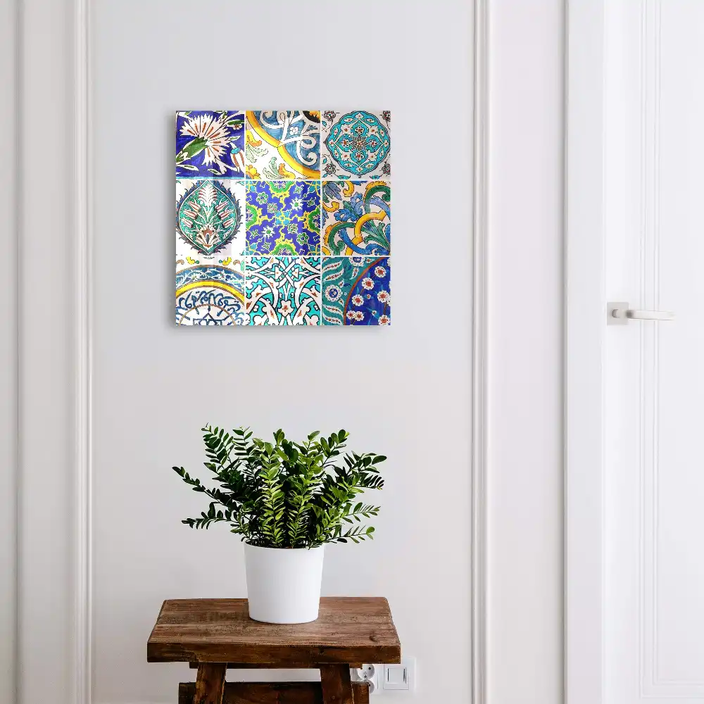 Boîte à clés murale des mosaïques colorées pleines de symétrie et de détails