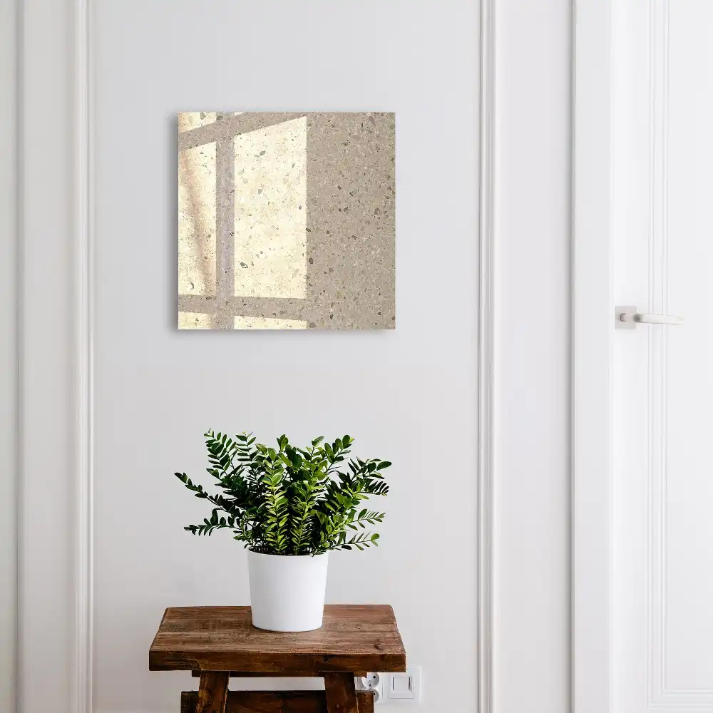 Armoire à clés pierres beiges dans une masse grise sans motifs