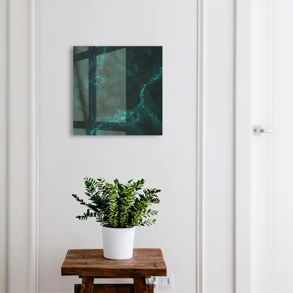 Armoire à clés les tons verts de la pierre sont empreints de mystère.