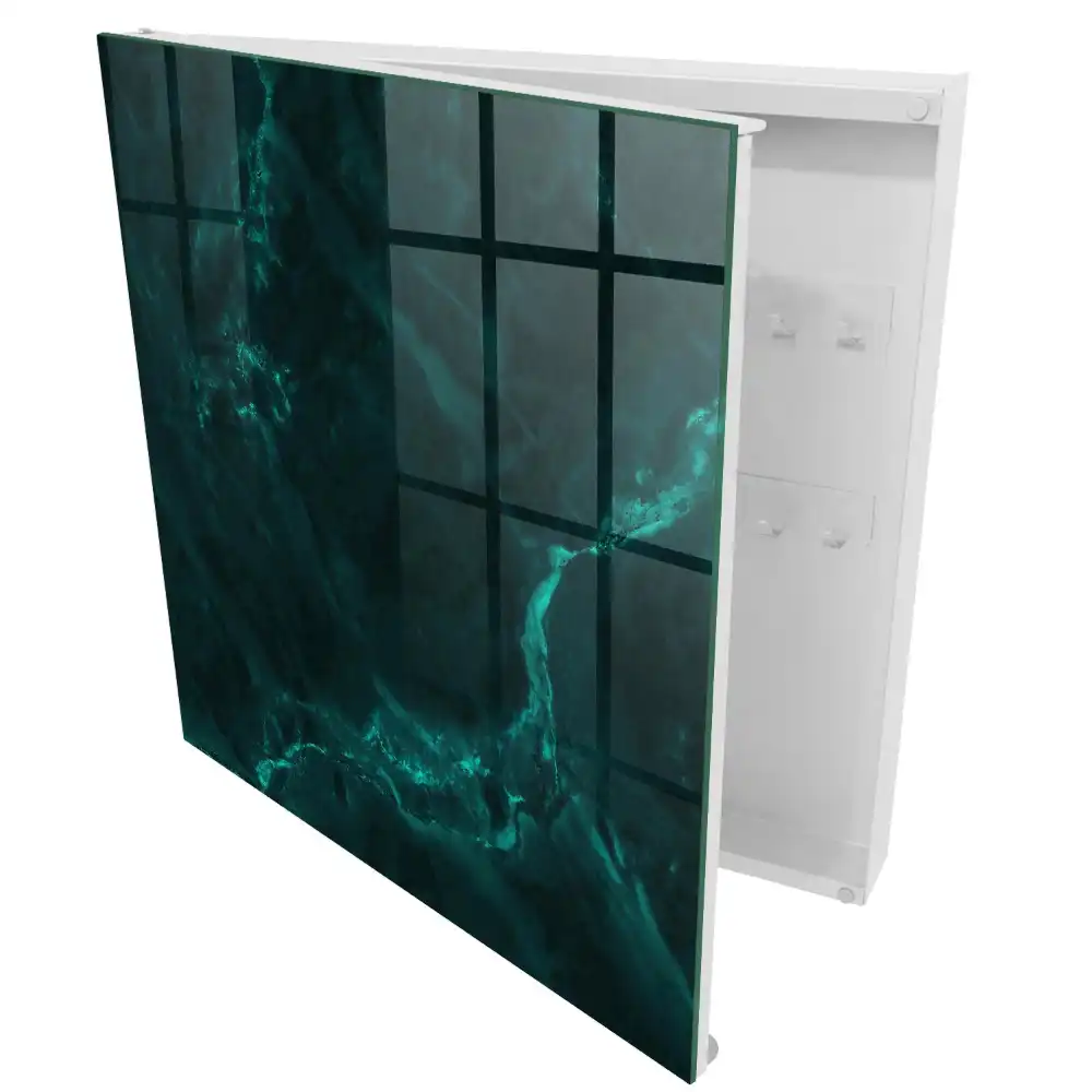 Armoire à clés les tons verts de la pierre sont empreints de mystère.