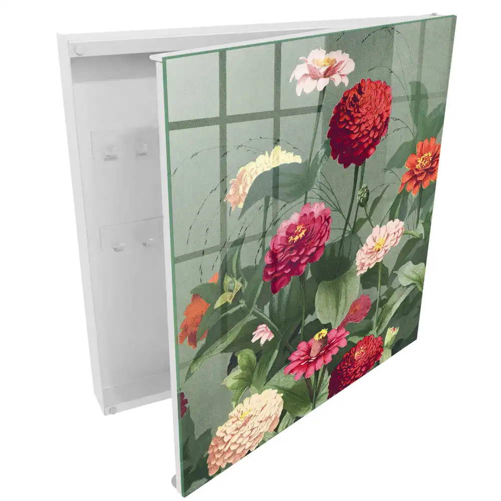 Boîte à clés murale des fleurs en pleine floraison entourées de verdure