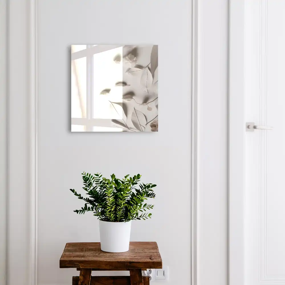 Armoire à clés feuilles délicates sur fond blanc