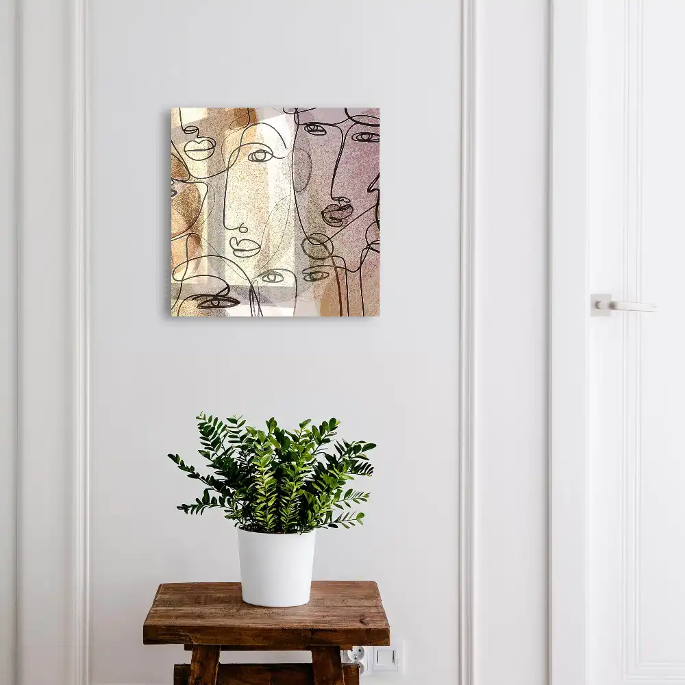 Armoire à clés des lignes créant des visages aux couleurs pastel