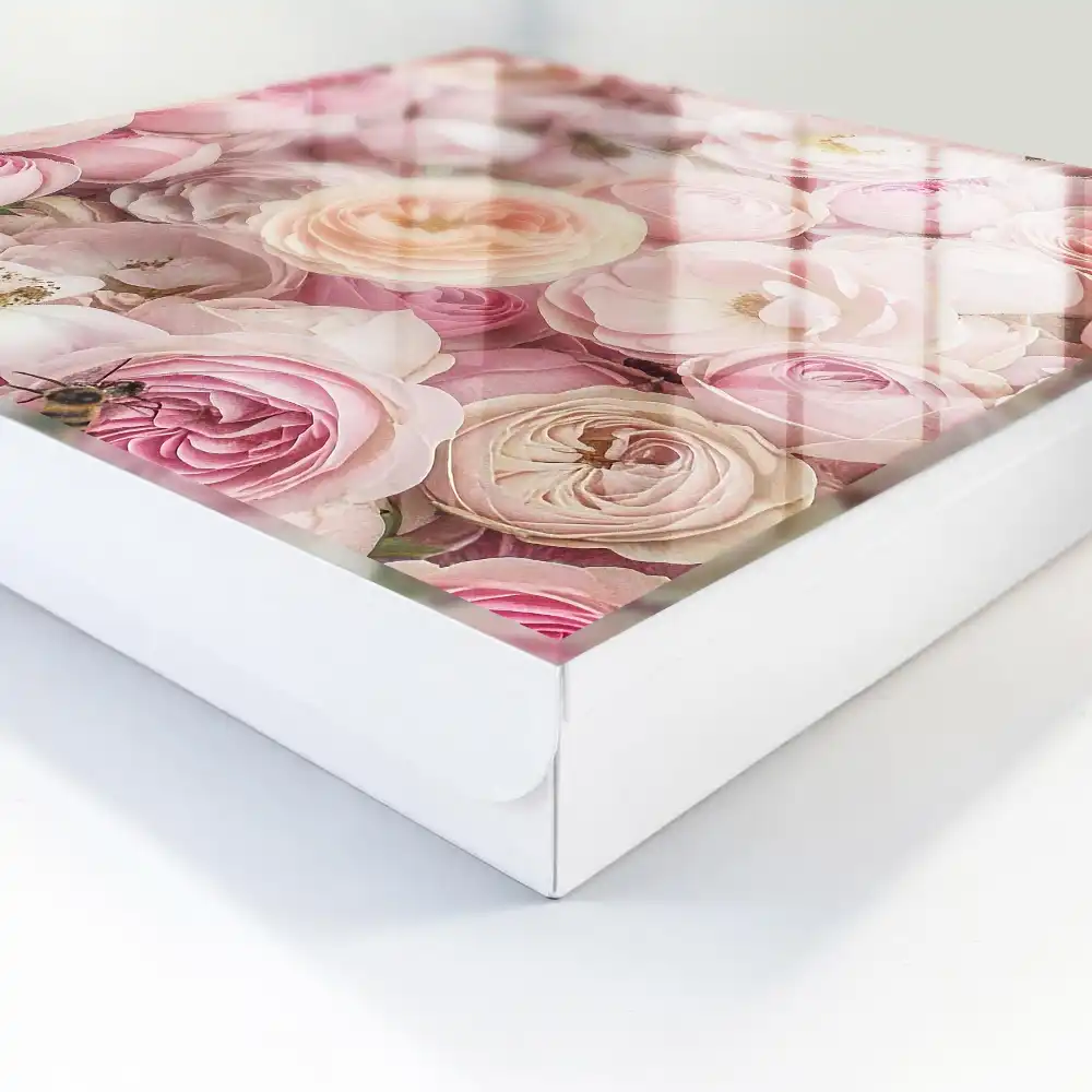 Boîte à clés des roses et des abeilles charmantes aux couleurs délicates