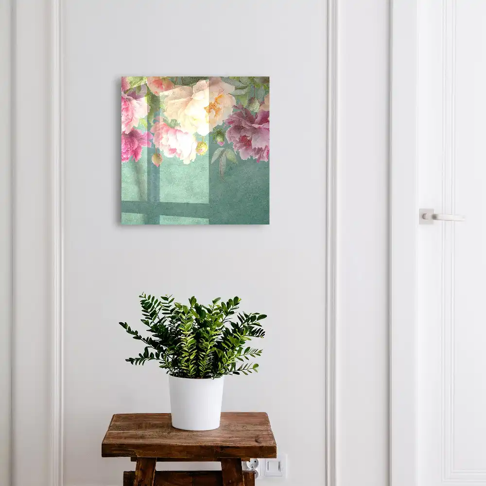 Armoire à clés des fleurs sur fond vert pleines de délicatesse