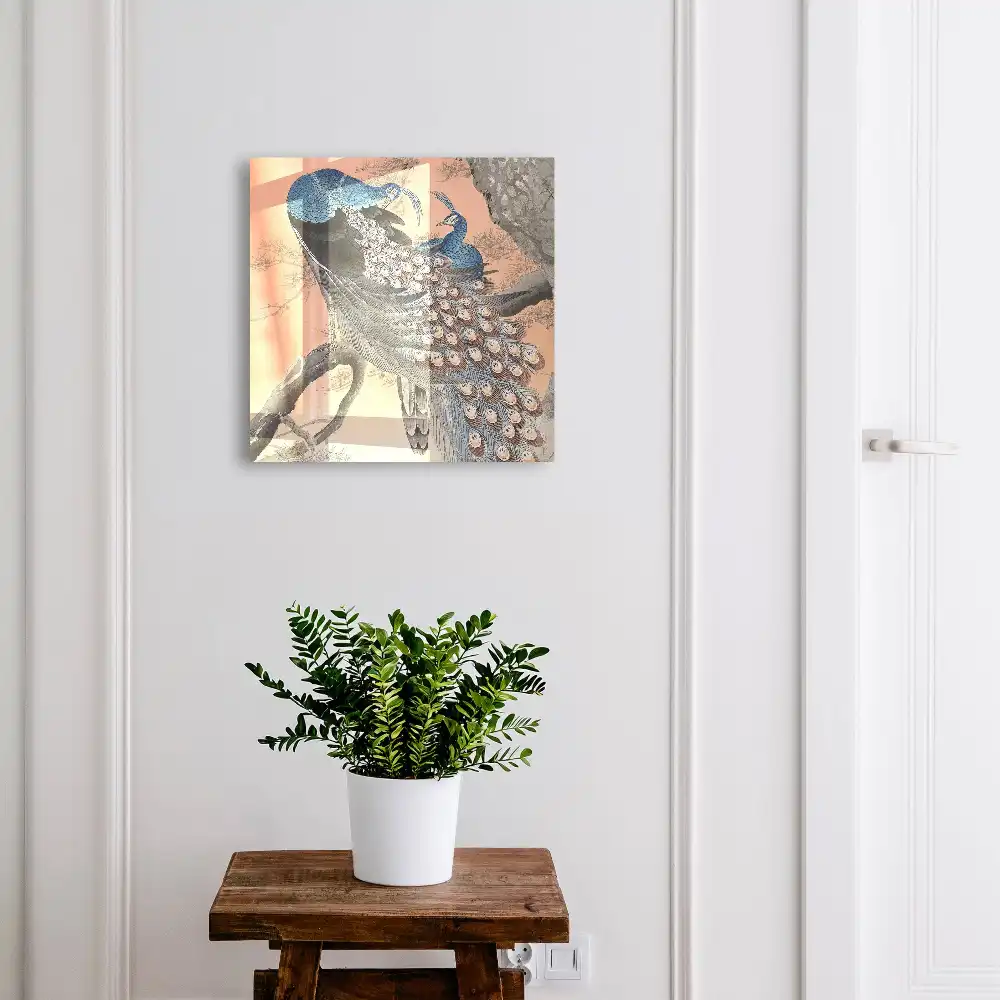 Armoire à clés paons bleus sur fond pastel
