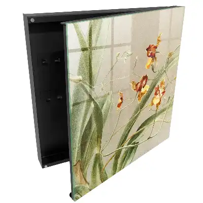 Boîte à clés fleurs discrètes et végétation verte
