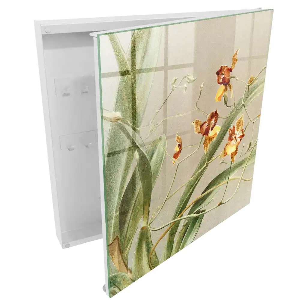 Boîte à clés fleurs discrètes et végétation verte