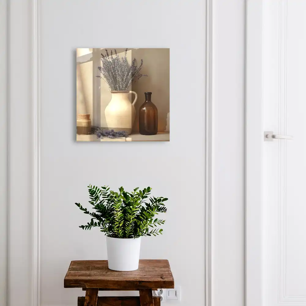 Boîte à clés lavande séchée dans un vase crème