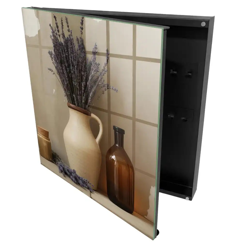 Boîte à clés lavande séchée dans un vase crème