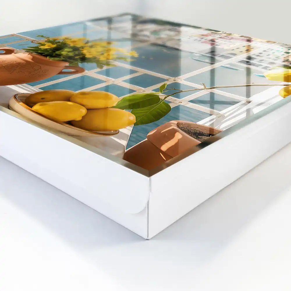 Armoire à clés vue sur la mer avec des citrons et des fleurs