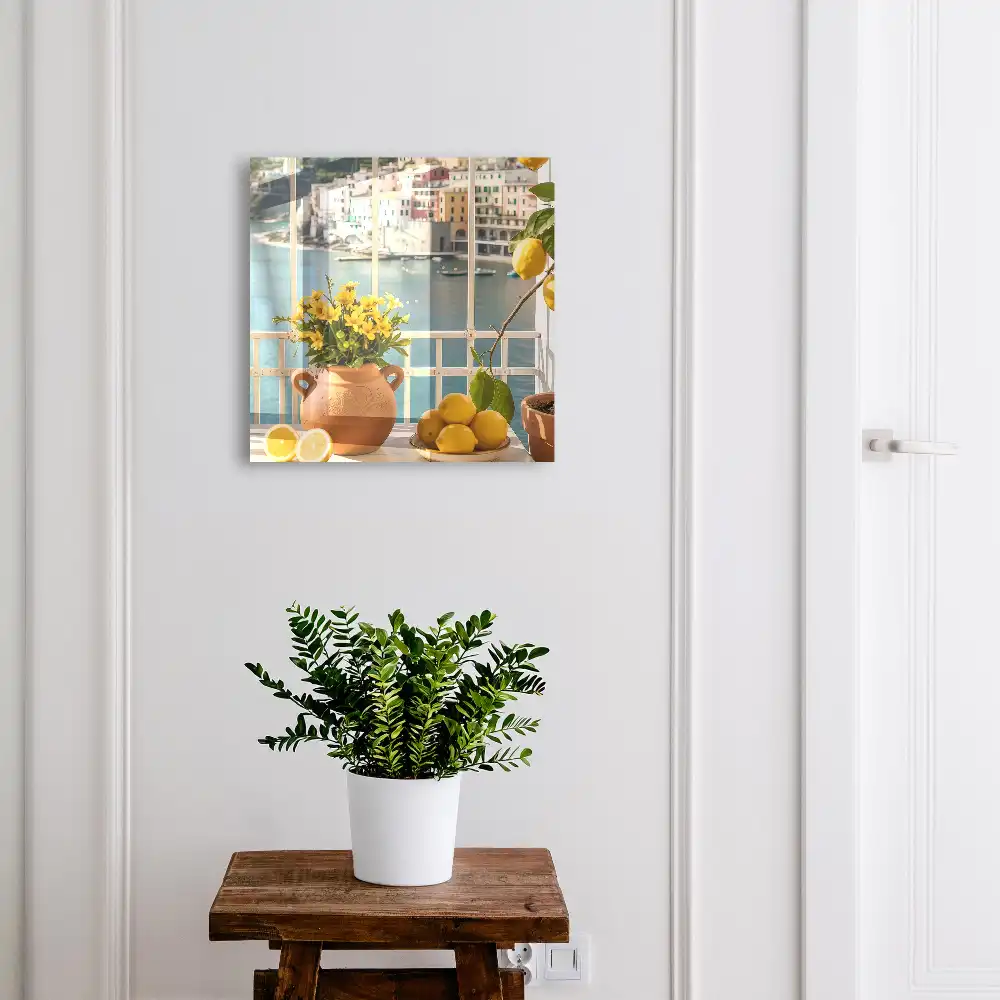 Armoire à clés vue sur la mer avec des citrons et des fleurs