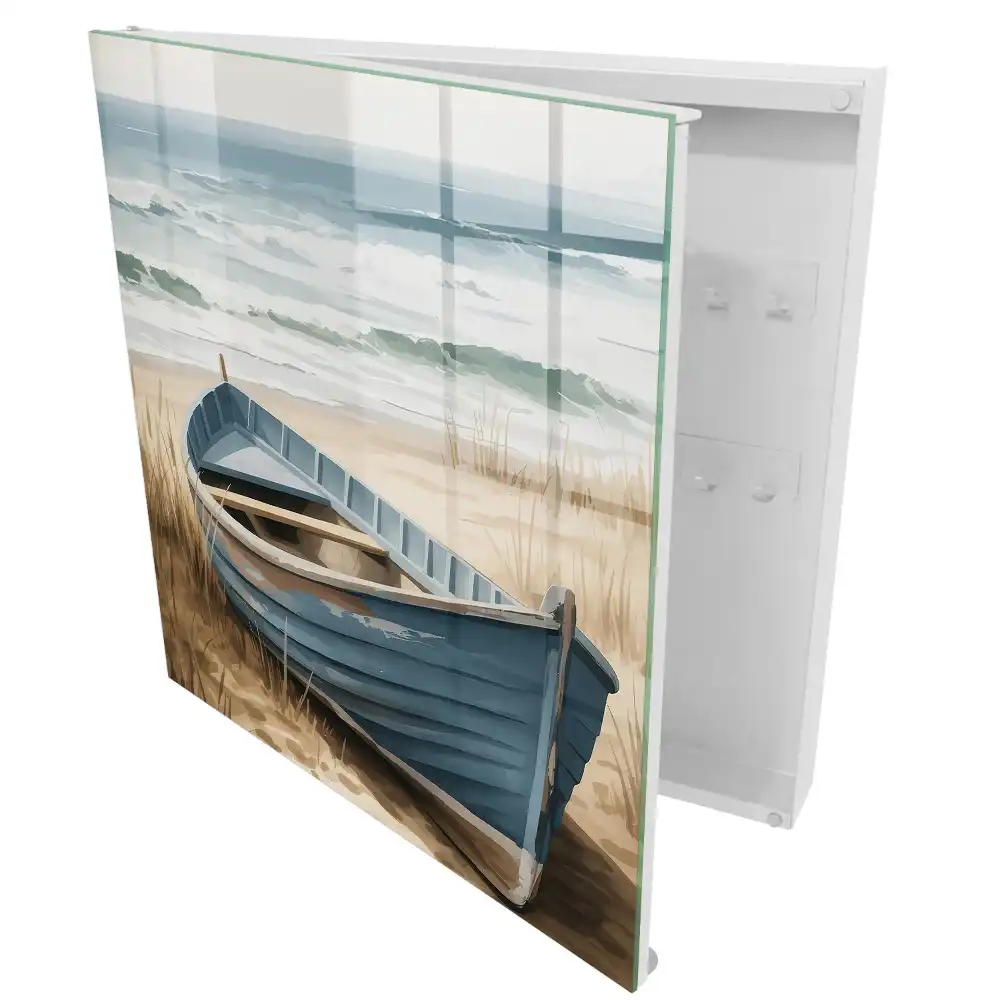 Boîte à clés un bateau abandonné sur une plage au bord de la mer