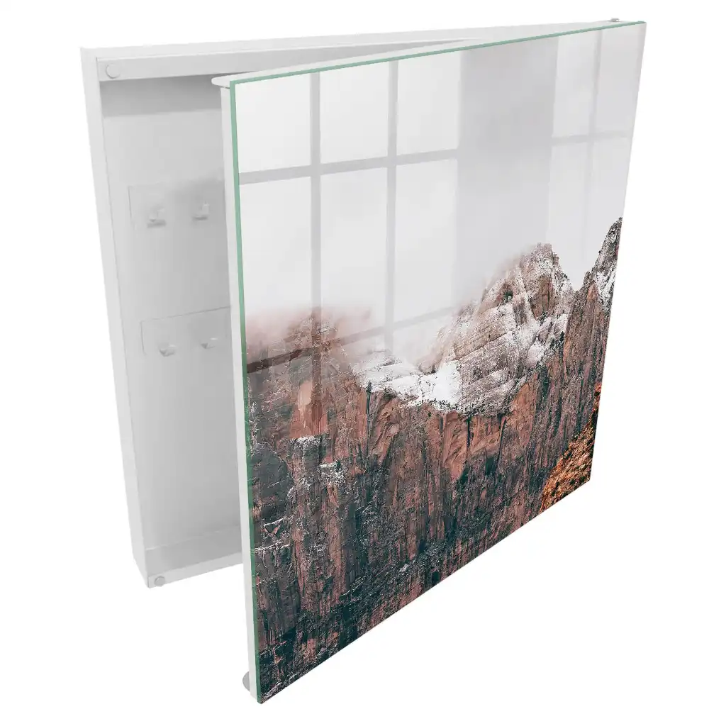 Boîte à clés murale montagnes majestueuses dans la brume empreintes d'harmonie