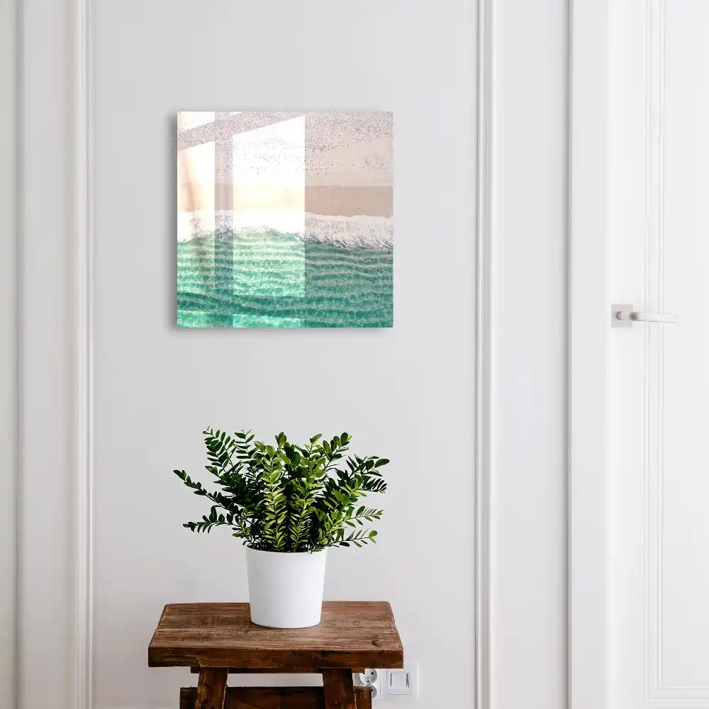 Armoire à clés une plage tranquille avec du sable et des vagues