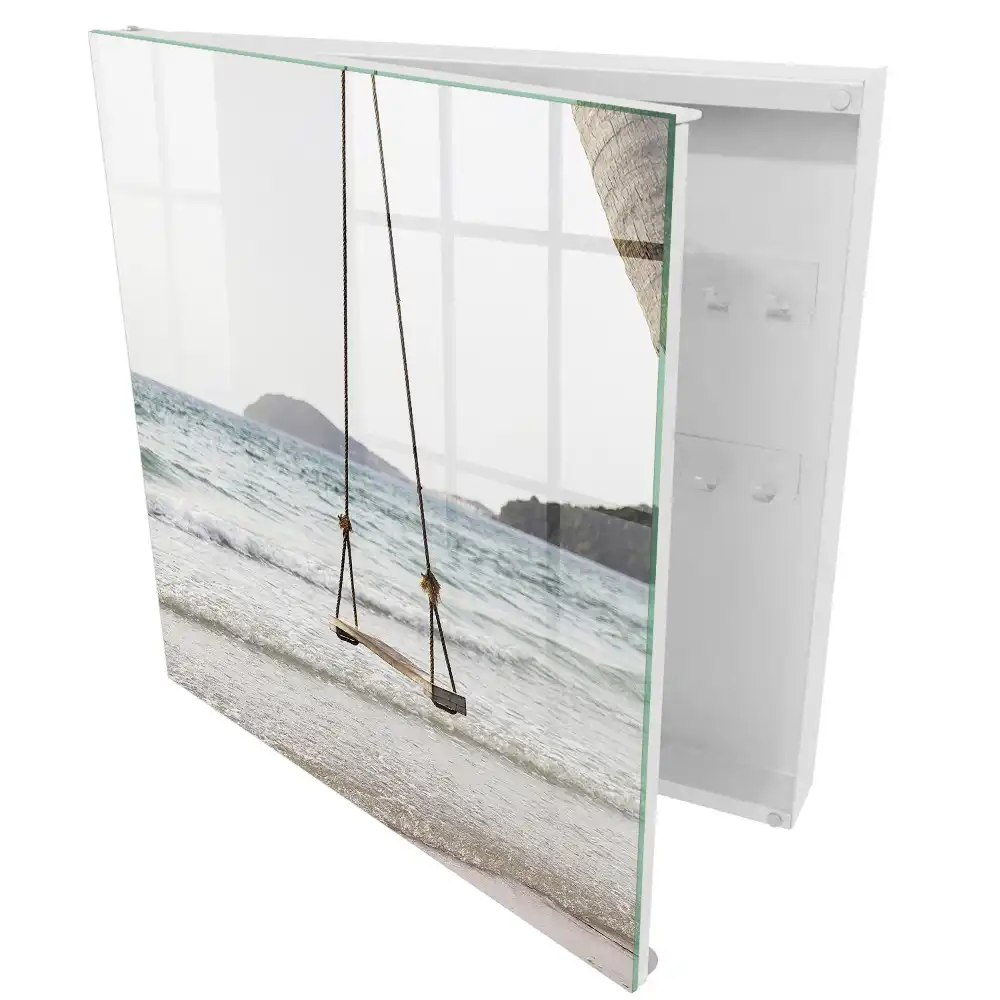 Boîte à clés murale une plage charmante avec une balançoire au bord de la mer