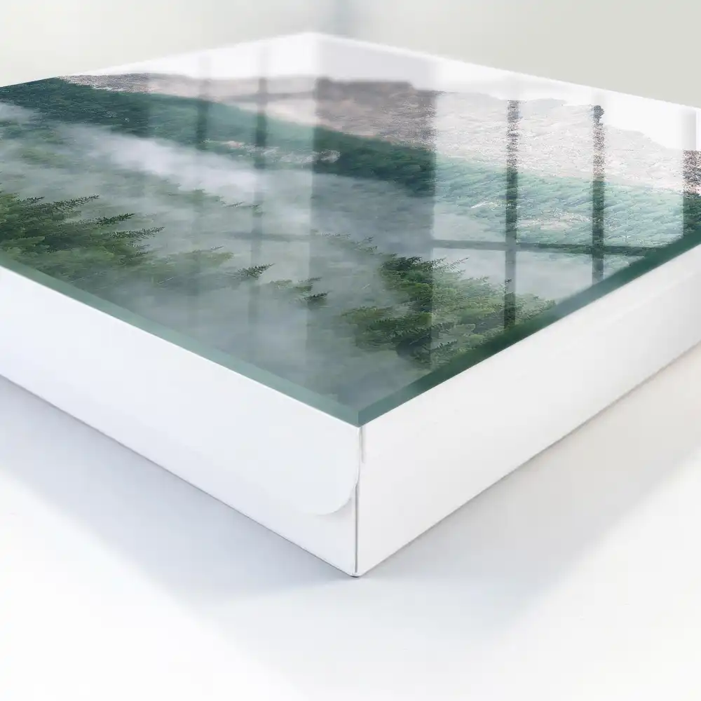 Boîte à clés murale montagnes et forêts enveloppées de brouillard
