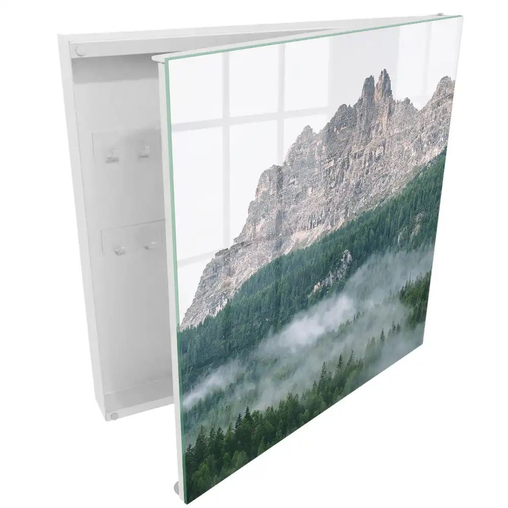 Boîte à clés murale montagnes et forêts enveloppées de brouillard
