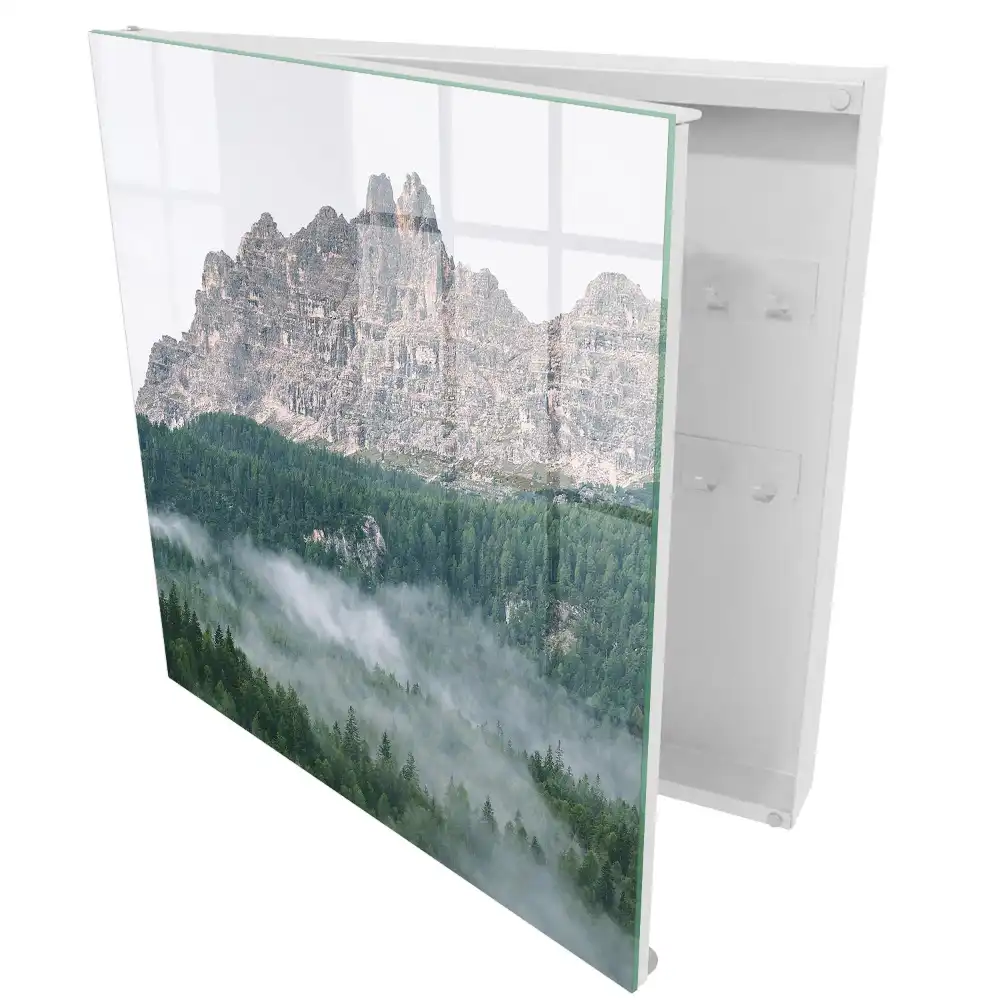 Boîte à clés murale montagnes et forêts enveloppées de brouillard