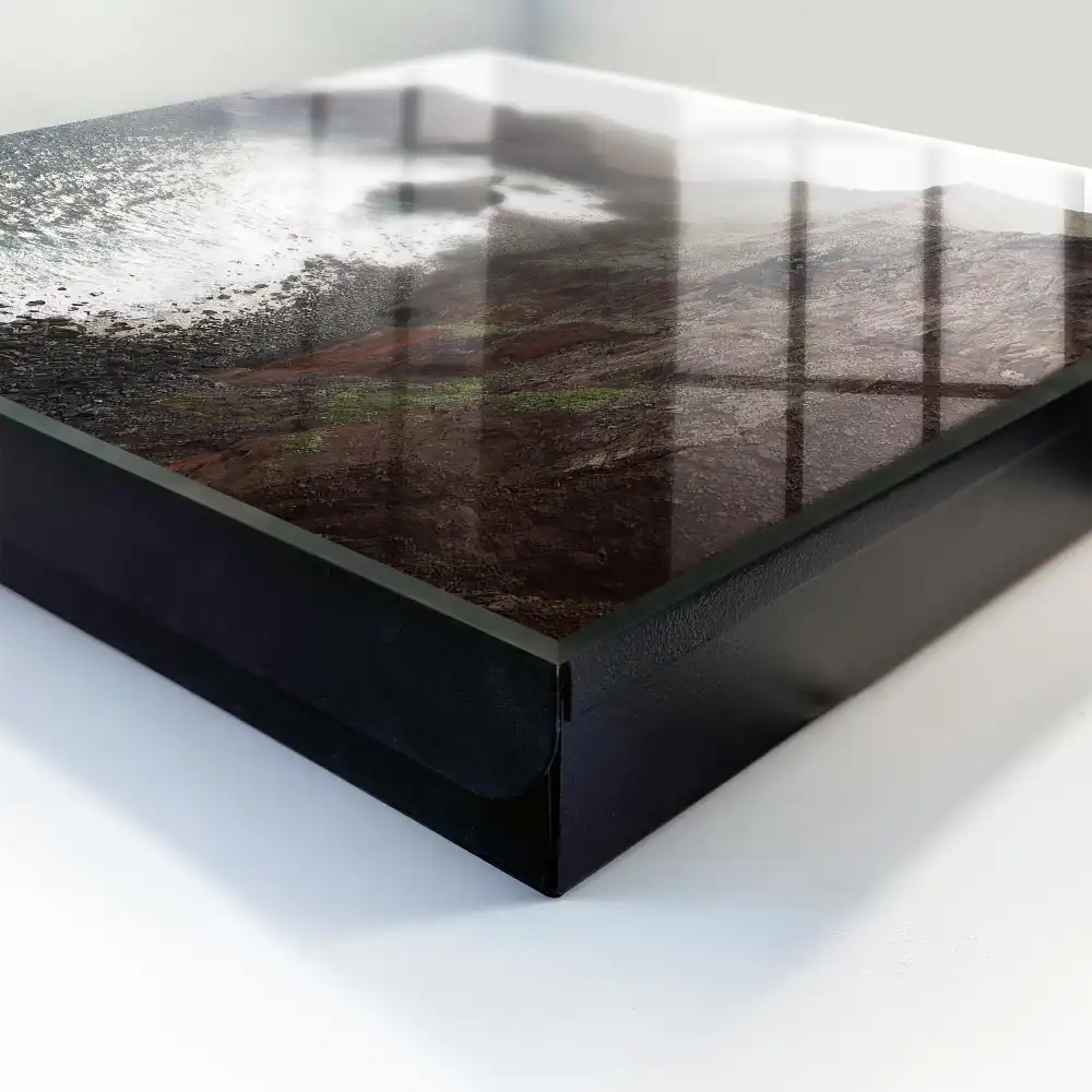 Armoire à clés des falaises surplombant l'océan baignées de soleil et de paix