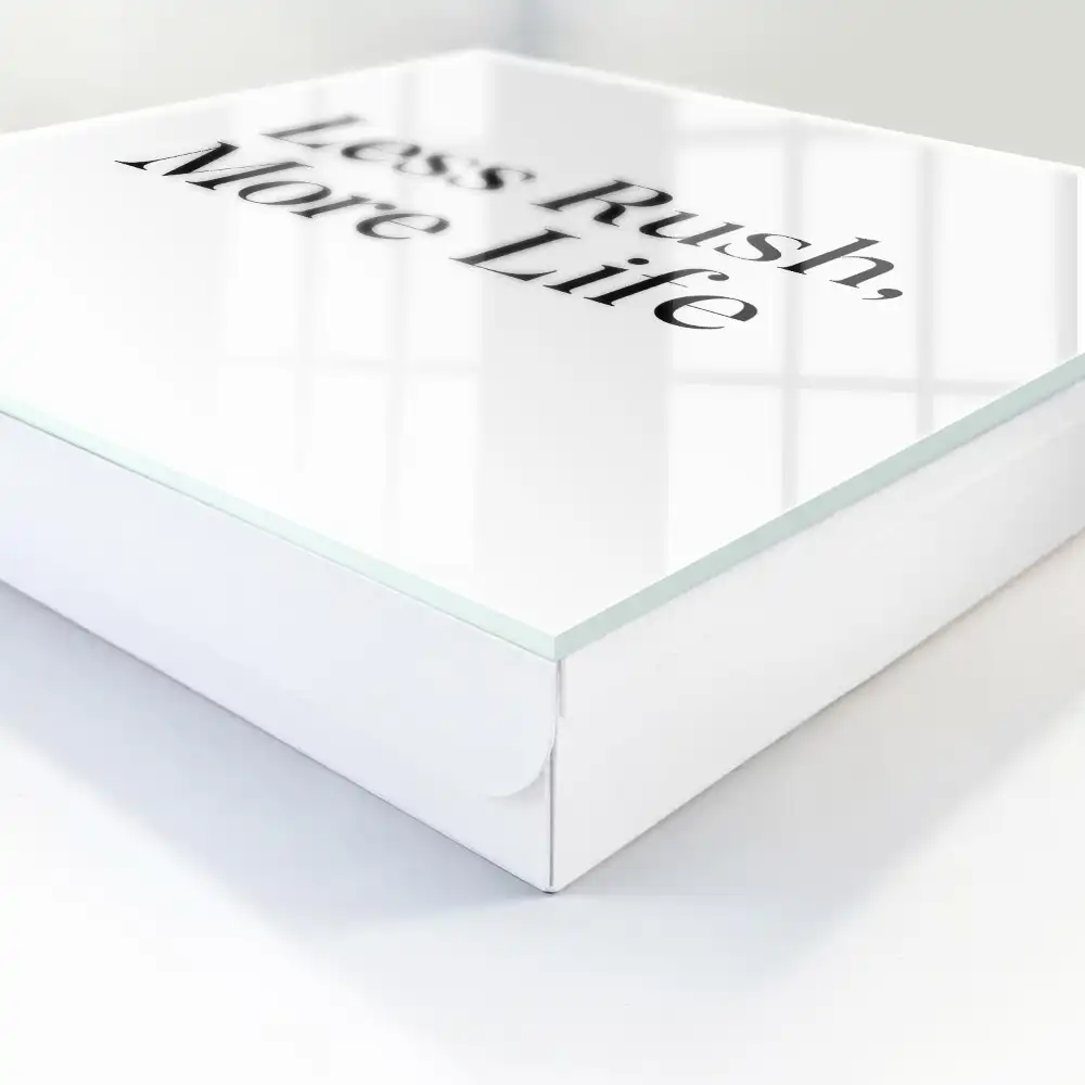Boîte à clés une inscription minimaliste qui invite à la réflexion