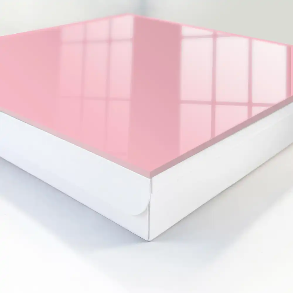 Boîte à clés une teinte rose délicate empreinte d'harmonie