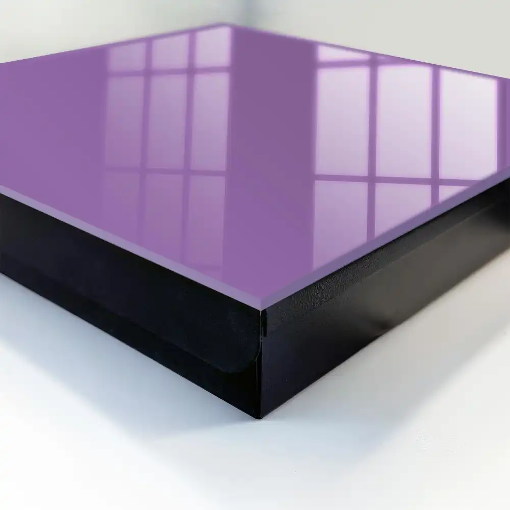 Boîte à clés élégance minimalisme et expressivité de la couleur violette