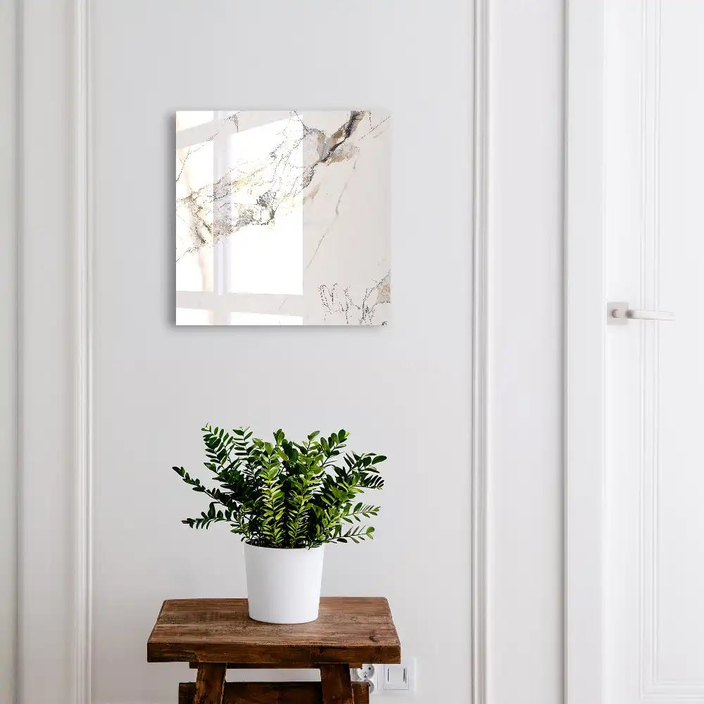 Armoire à clés veines beiges et grises sur fond blanc