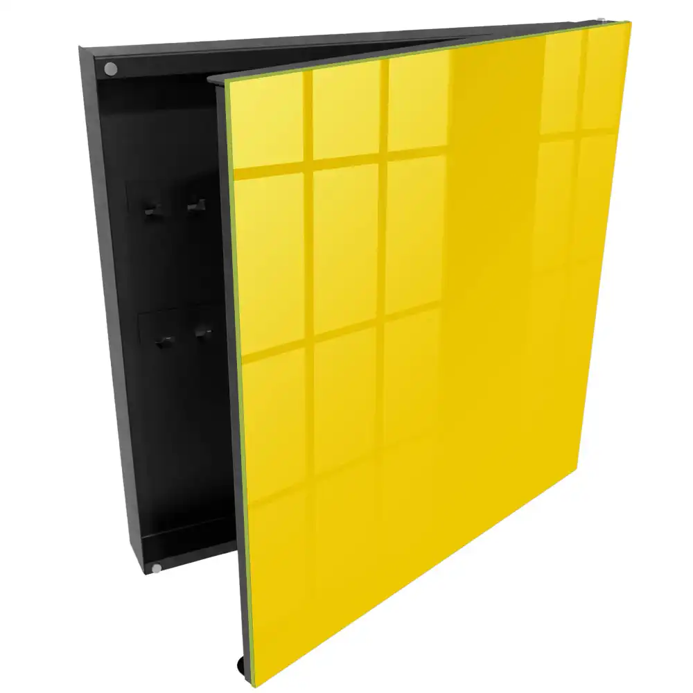 Boîte à clés une surface jaune pleine d'énergie