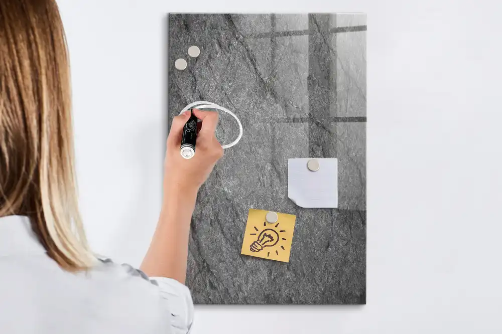 Tableau magnétique effaçable à texture rocheuse
