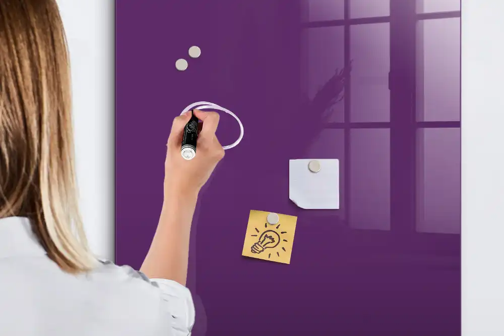 Tableau magnétique effaçable violet