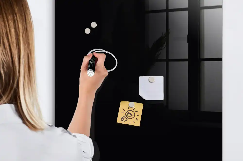 Tableau magnétique effaçable noir