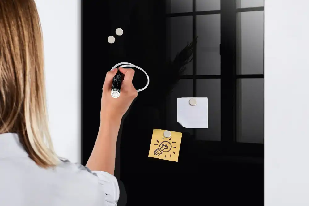 Tableau magnétique effaçable noir