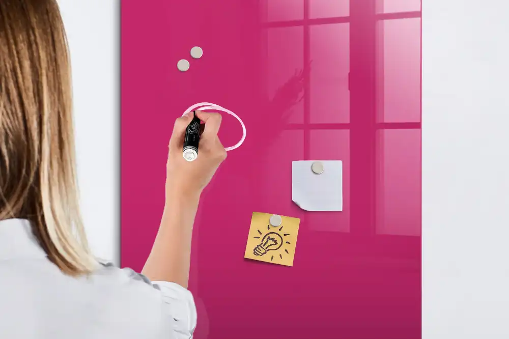 Tableau magnétique effaçable rose intense