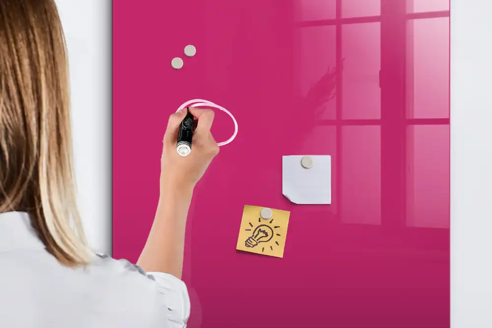 Tableau magnétique effaçable rose intense
