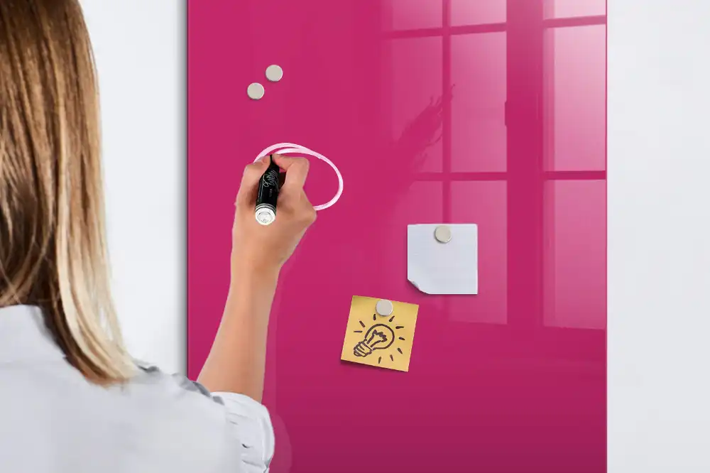 Tableau magnétique effaçable rose intense