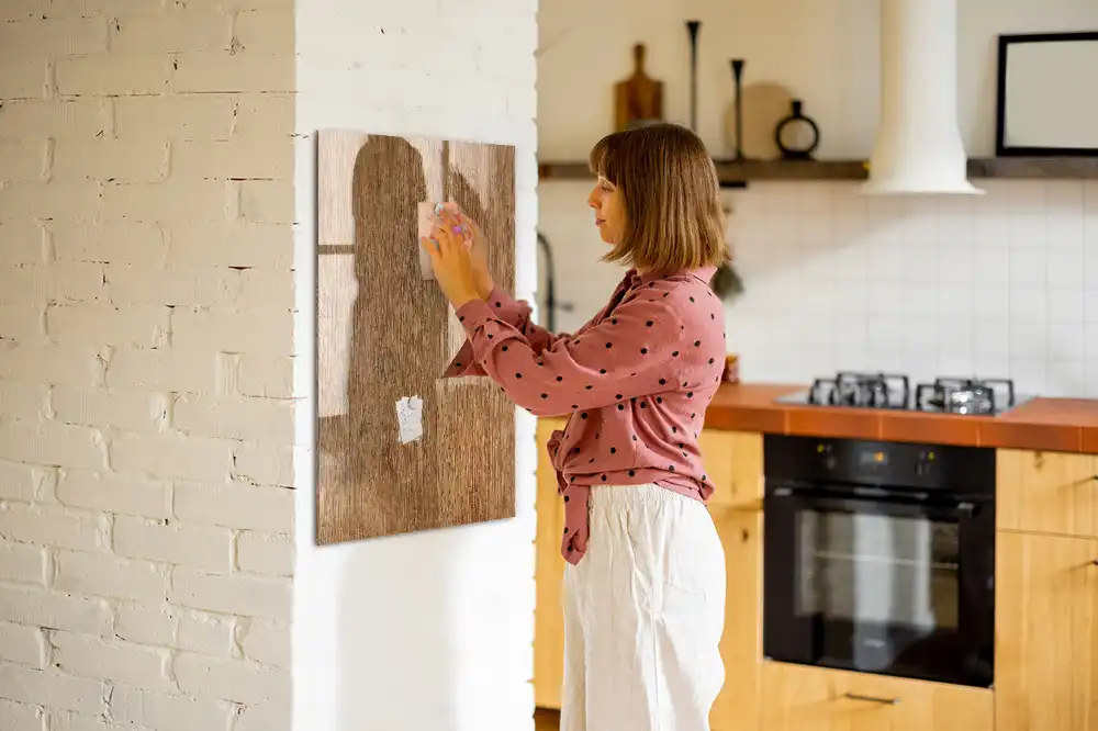 Tableau magnétique effaçable en bois brun clair