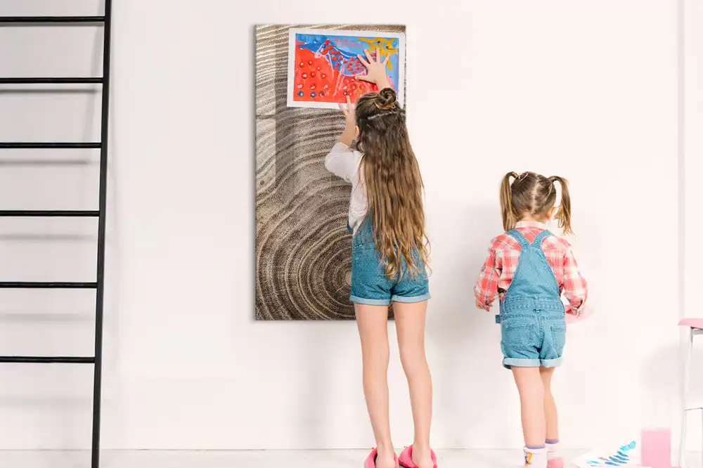 Tableau magnétique effaçable avec anneaux en bois