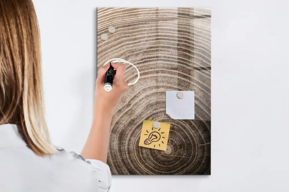 Tableau magnétique effaçable avec anneaux en bois