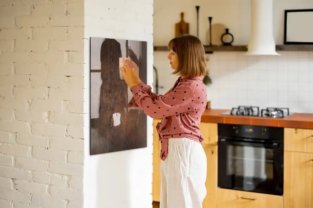 Tableau magnétique effaçable en chêne foncé