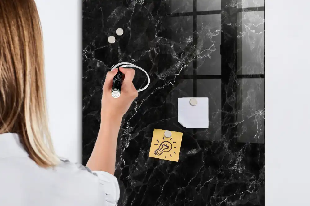 Tableau magnétique effaçable effet marbre noir