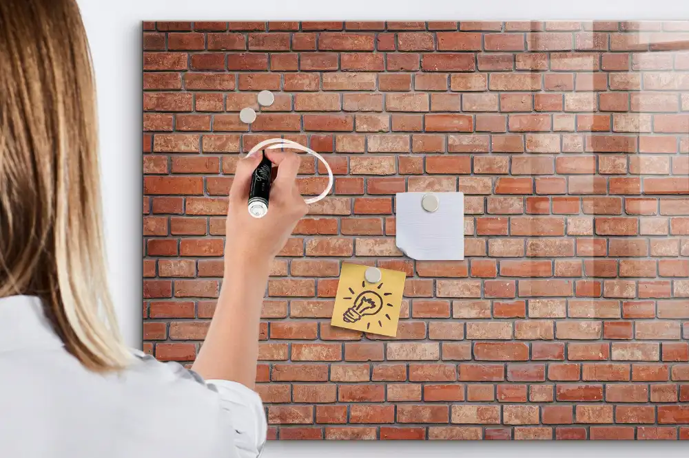 Tableau magnétique avec feutre motif mur de briques