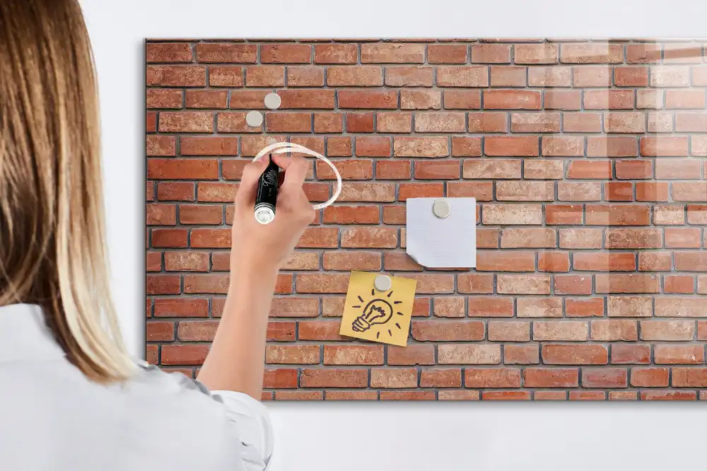 Tableau magnétique avec feutre motif mur de briques