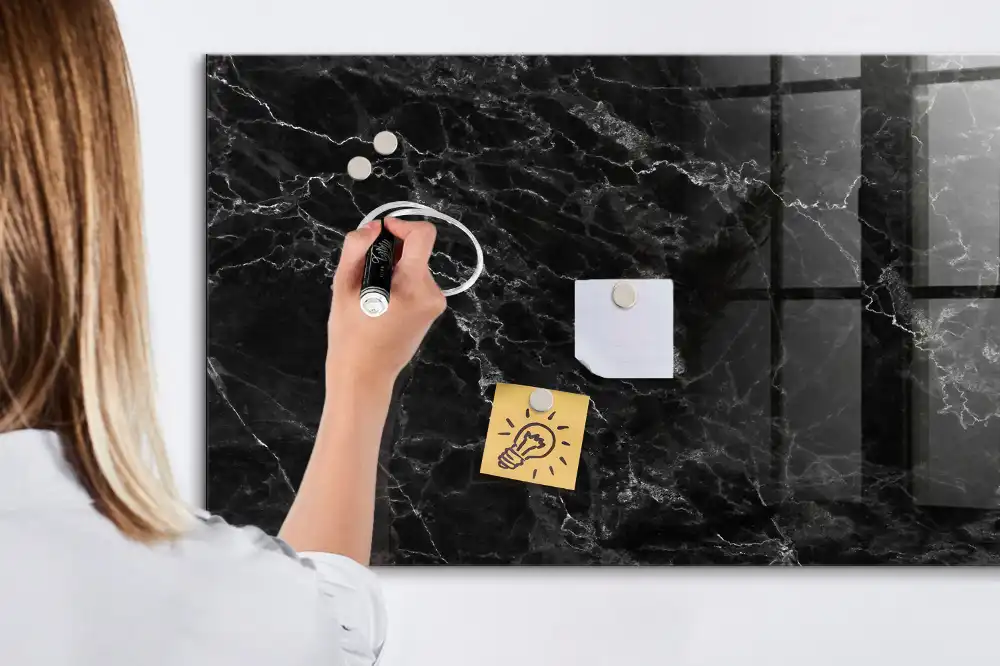 Tableau magnétique avec feutre motif marbre noir
